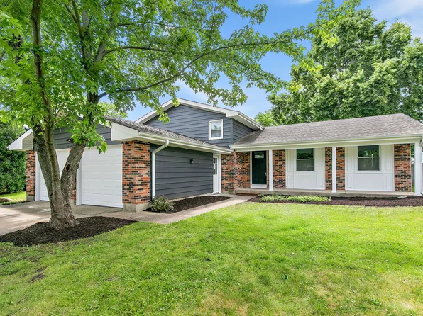 619 Dartmoor Dr, Crystal Lake, IL 60014