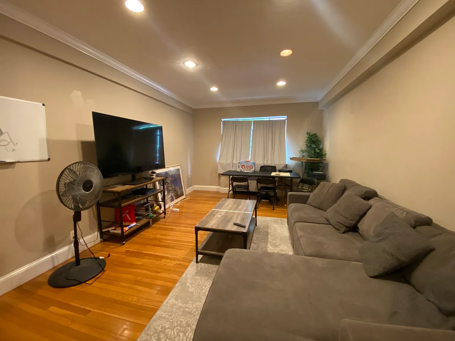 2 bed, 900 sqft, $2,900 — Photo 2