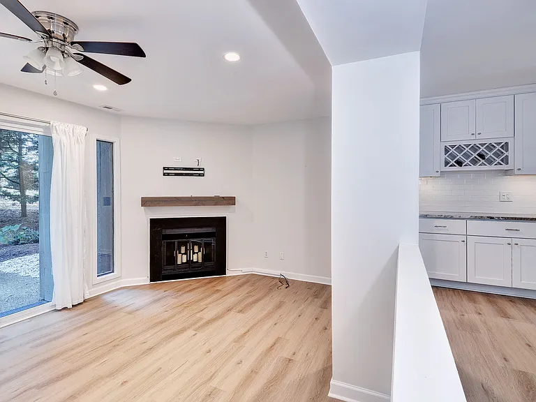 106 Harrops Gln — Photo 5