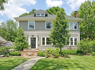 207 W Madison Ave, Wheaton, IL