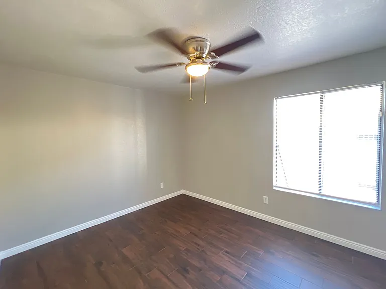 6811 Klamath Way — Photo 15