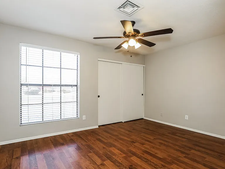 5215 W Diana Ave — Photo 14