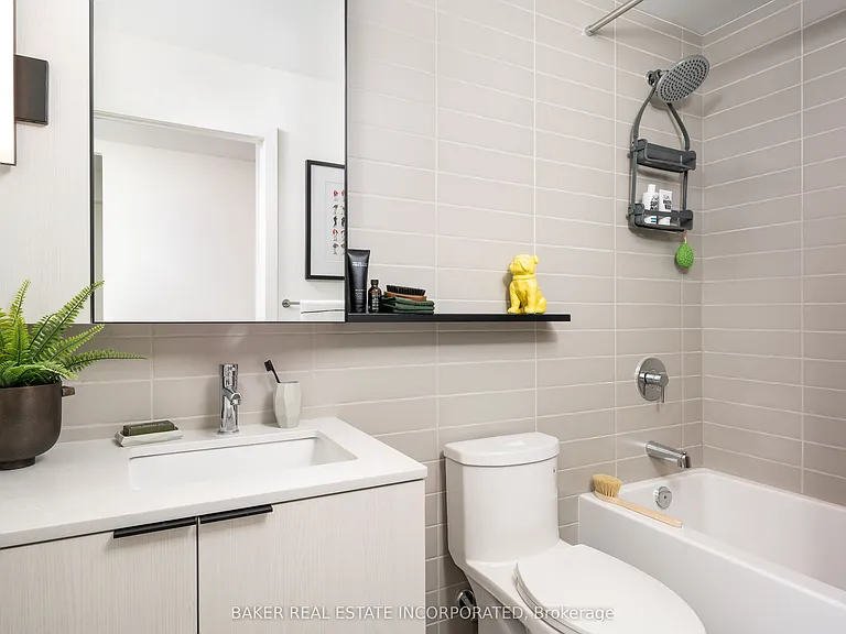 740 Dupont St #313 — Photo 10