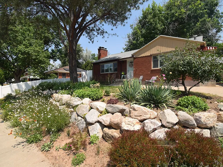 3382 Monroe Blvd — Photo 2