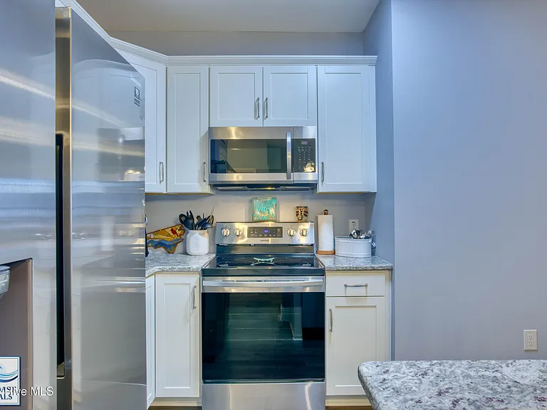 300 Gateway Dr #320 — Photo 12