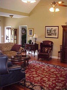 4th image of 3159 Quincy Ln