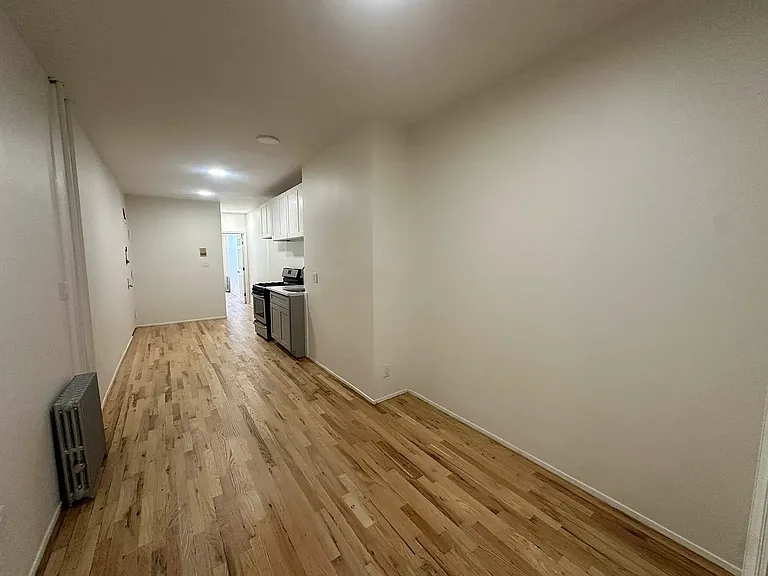 373 13th St #2R — Photo 6
