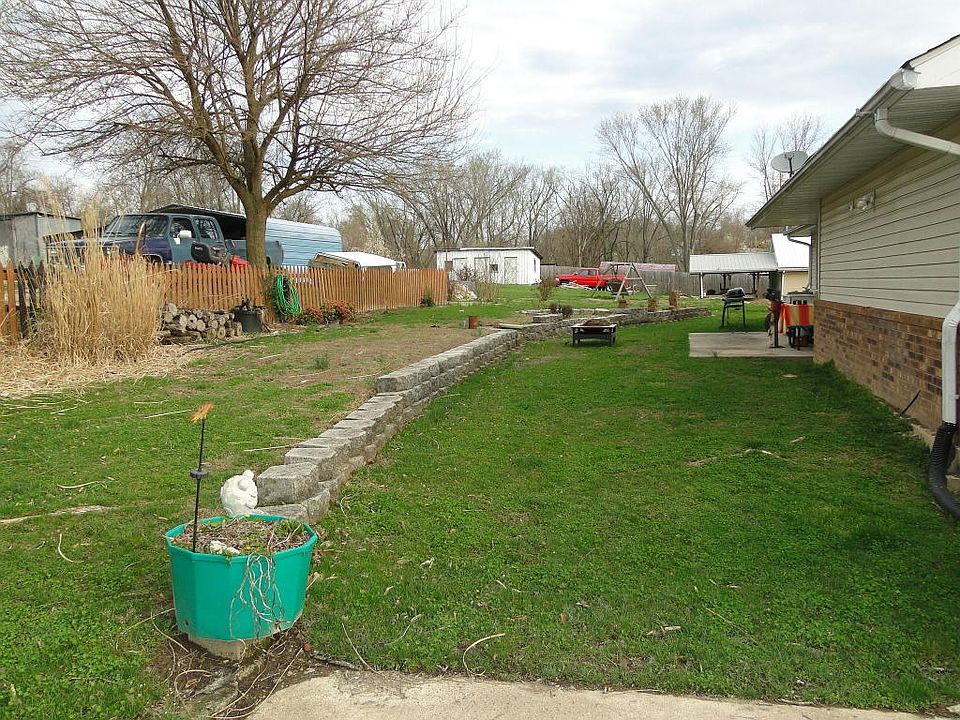 2nd image of 503 Pine St