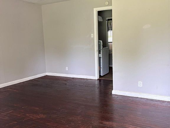 4th image of 3935 Cosby St