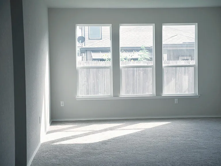 211 Pitkin Dr — Photo 3