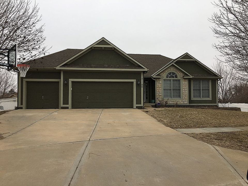 1st image of 44 Holly Ln