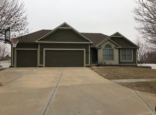44 Holly Ln, Paola, KS 66071