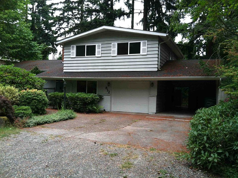 2nd image of 812 NE 127th St