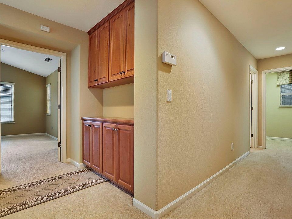 2nd image of 3674 Whitehaven Ave