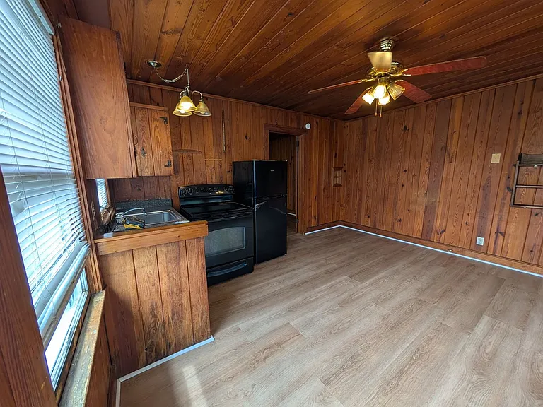4908 Juniper Bay Rd — Photo 2