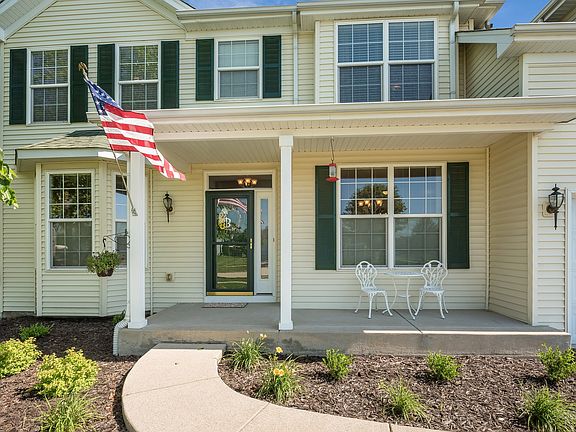 Fabulous covered front porch!