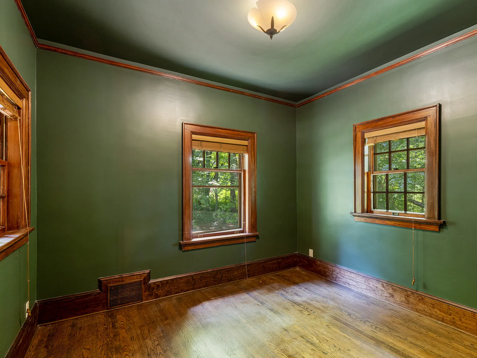 5 bed, 2806 sqft, $5,995 — Photo 2
