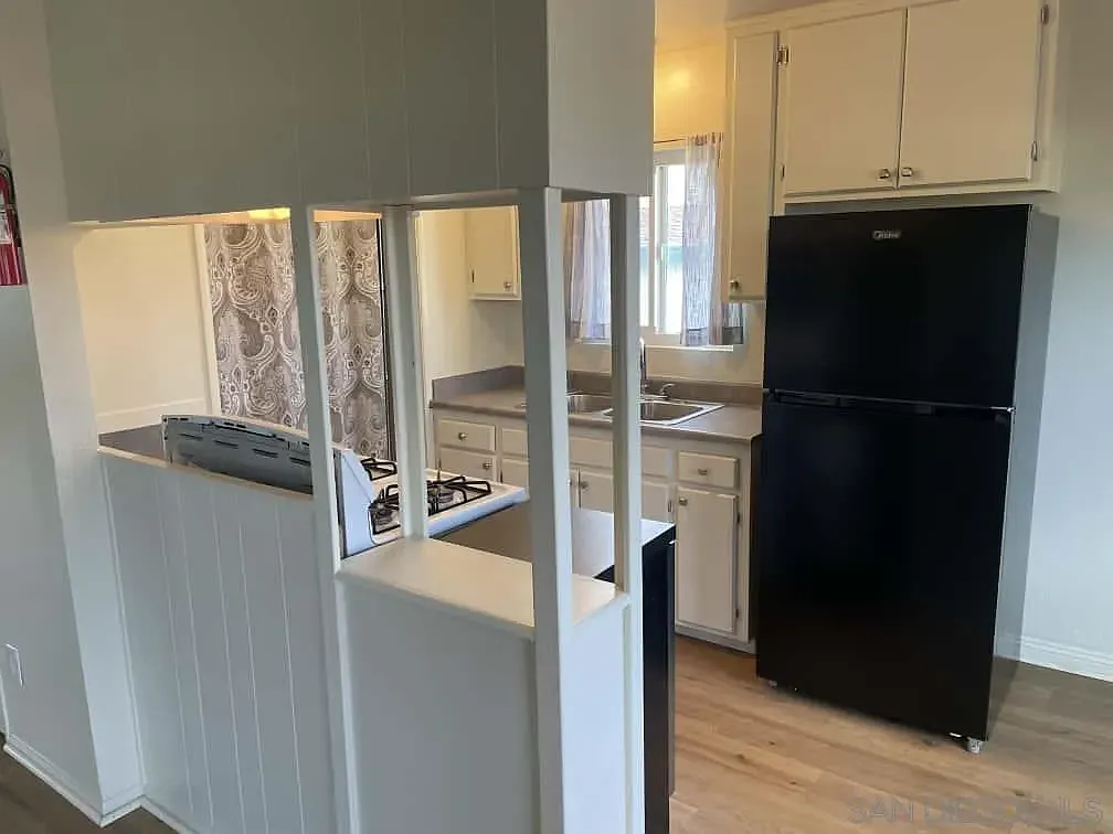 2 bed, 1.0 bath, 864 sqft, $2,650 — Photo 3