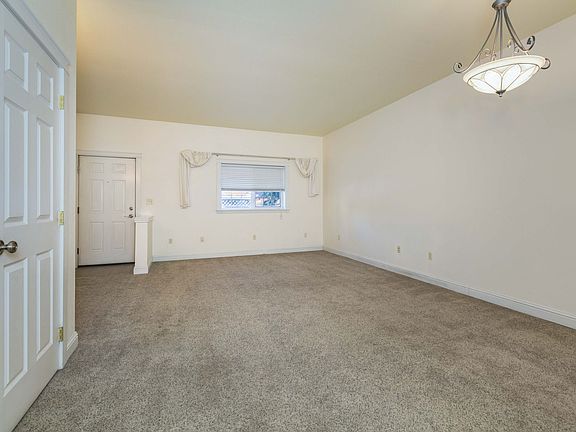 4th image of 935 Yokum St Unit 1