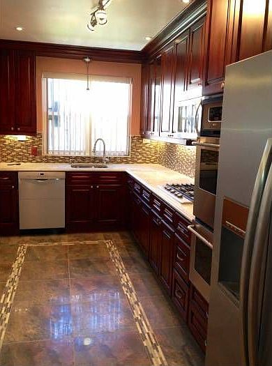 OPEN KITCHEN