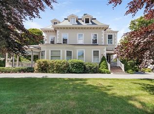 44 Catherine St #3, Newport, RI 02840