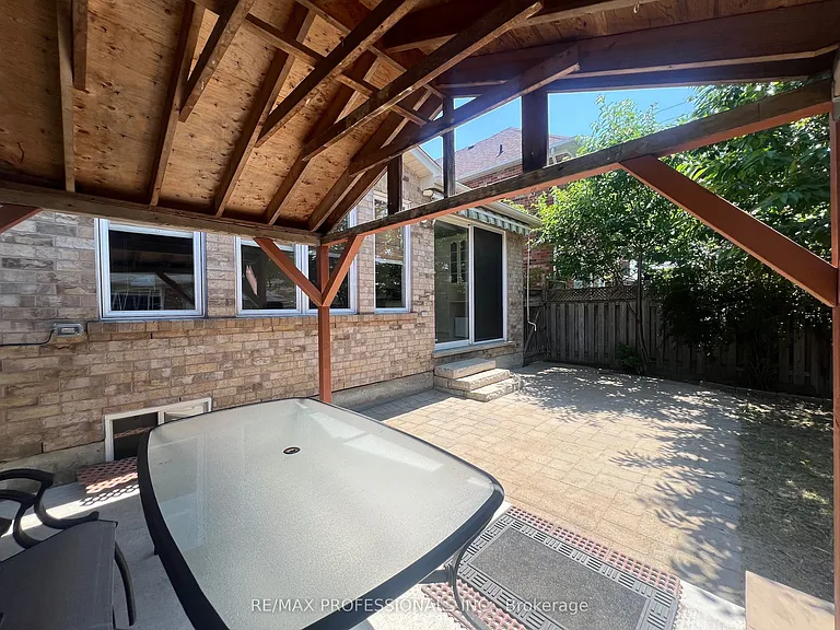 3895 Henrietta Way #MAIN — Photo 17