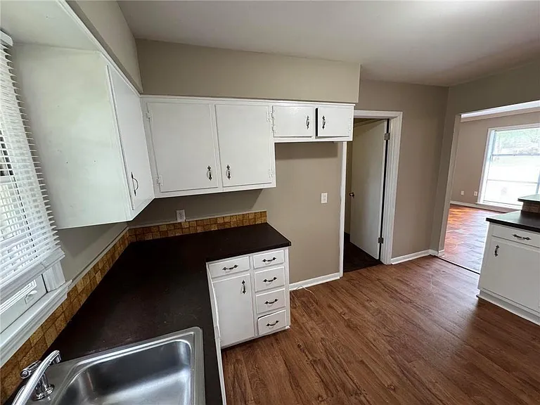 5855 Woodvale Dr — Photo 5