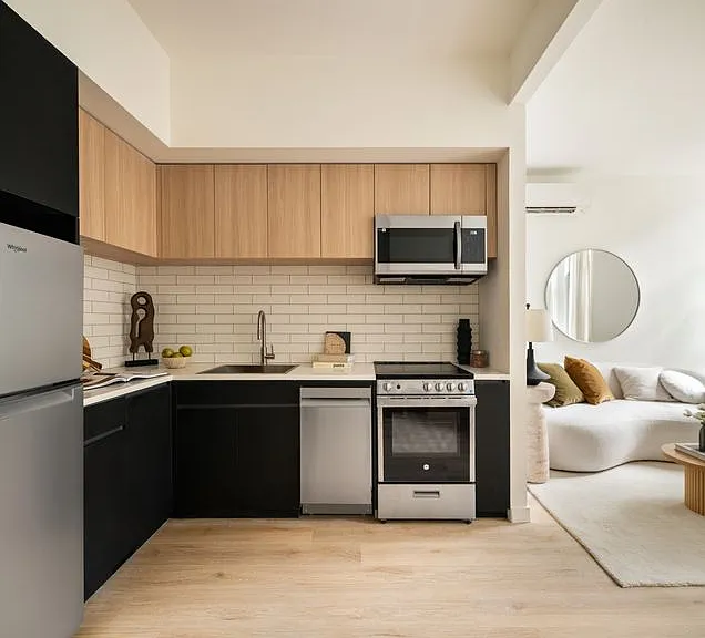 110 W 32nd St #5M — Photo 2