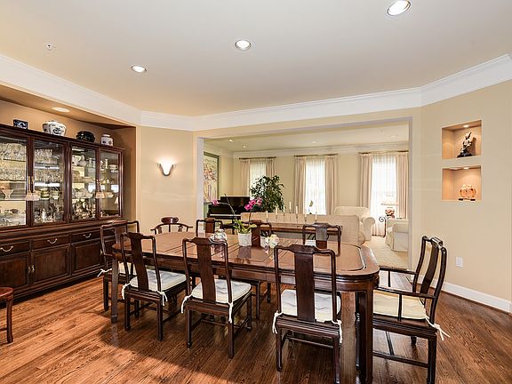Dining room is fabulous!