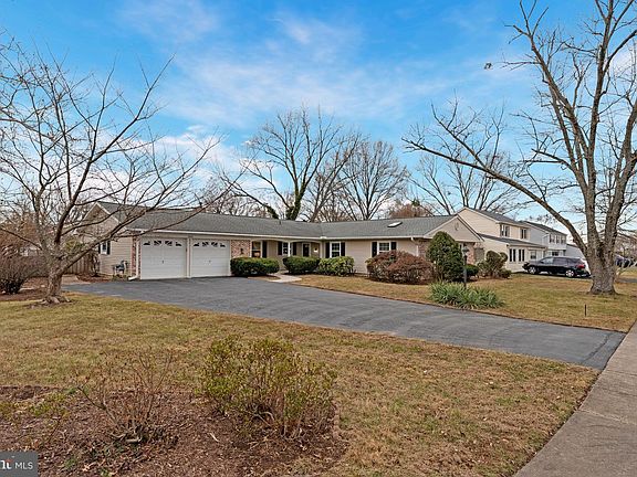 4th image of 13107 Pennypacker Ln
