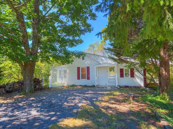 1703 Butternut Rd, Blacksburg, VA 24060