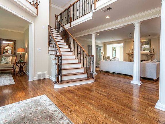 3rd image of 9189 Forest Hill Ln