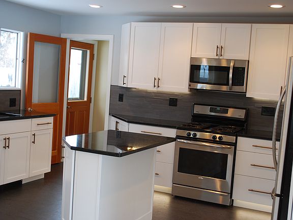 5th image of 231 Kensington Ave