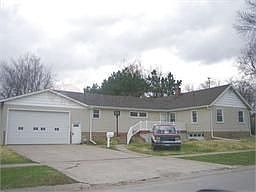 1st image of 823 N East St