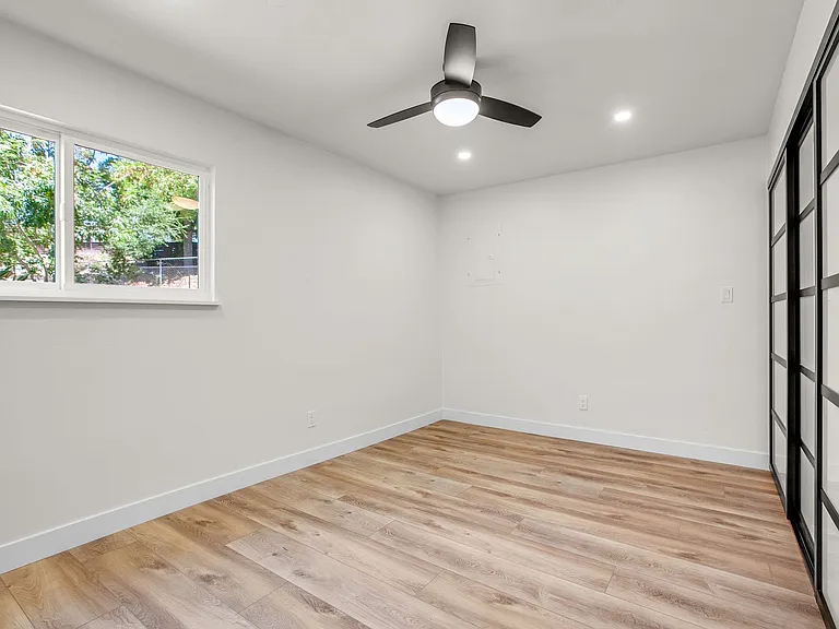 1162 Pebble Springs Ln — Photo 18