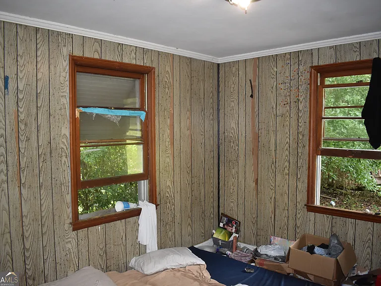 1387 Dewey St — Photo 34