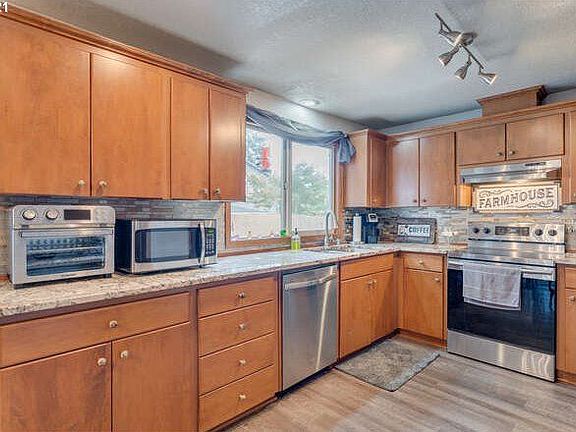 5th image of 9217 NW 21st Ave