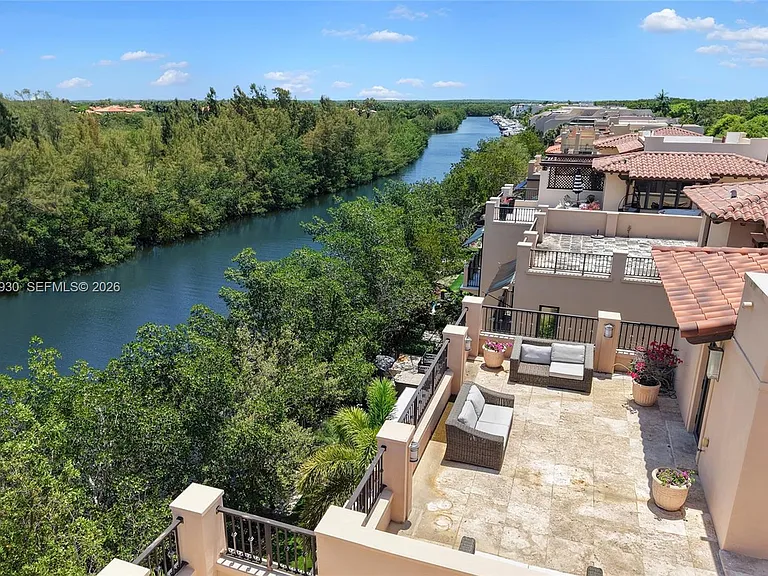 6226 Paradise Point Dr — Photo 5