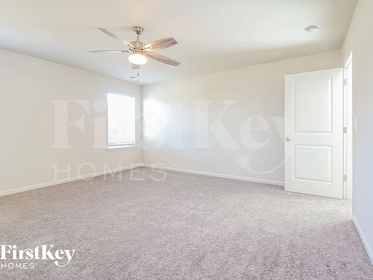 412 Stonefence Dr — Photo 8