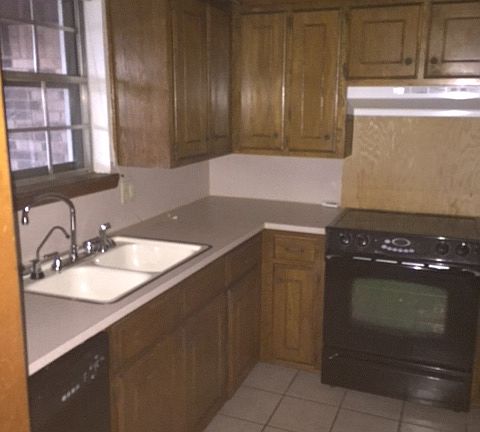 4th image of 2301 NW 77th St