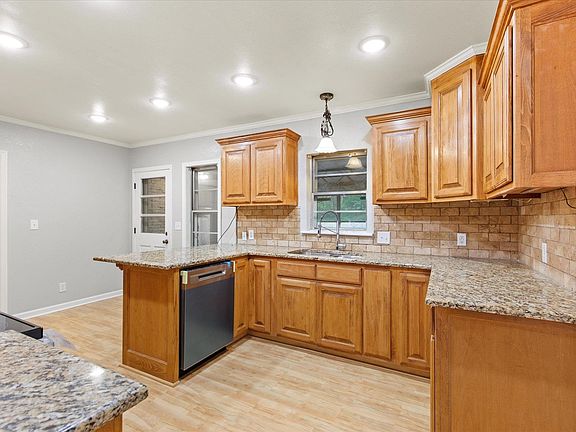 3rd image of 710 N King St