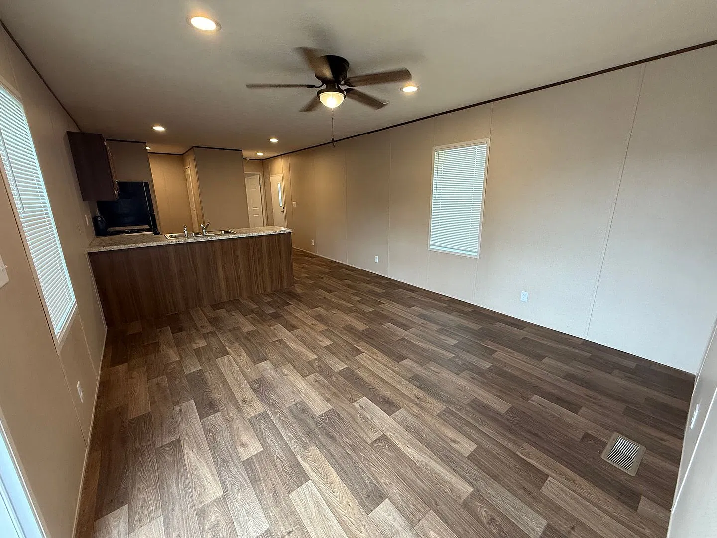 100 Mill Creek Ct — Photo 3