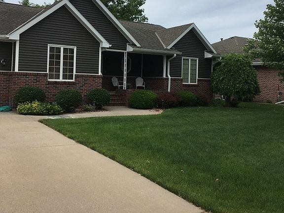 2nd image of 3023 Colonial Ln