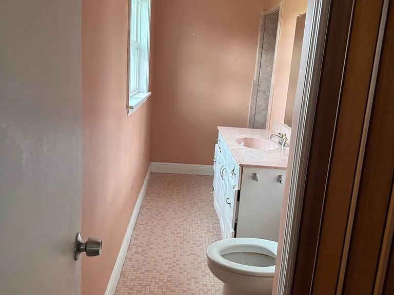 6204 Rosalie Ct — Photo 2