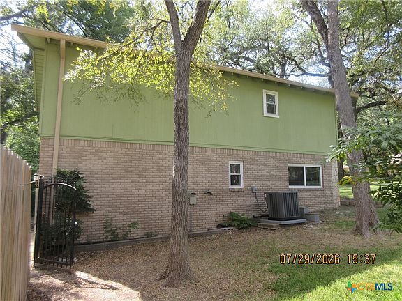 3rd image of 2505 Linwood Rd