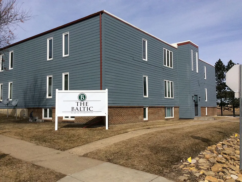 223 13th Ave W