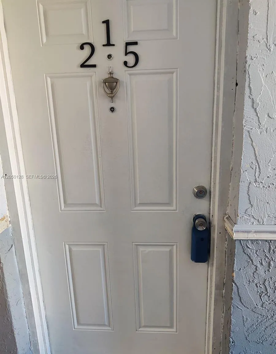 Westland Gardens Condo — Photo 1
