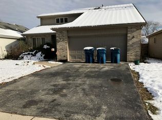 3121 Carpenter St, Steger, IL 60475