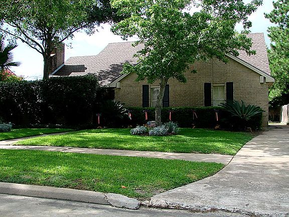 2nd image of 22230 Deville Dr
