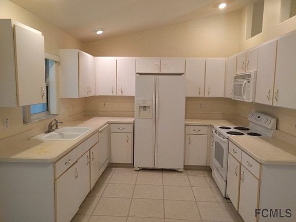 4th image of 32 Pine Hurst Ln